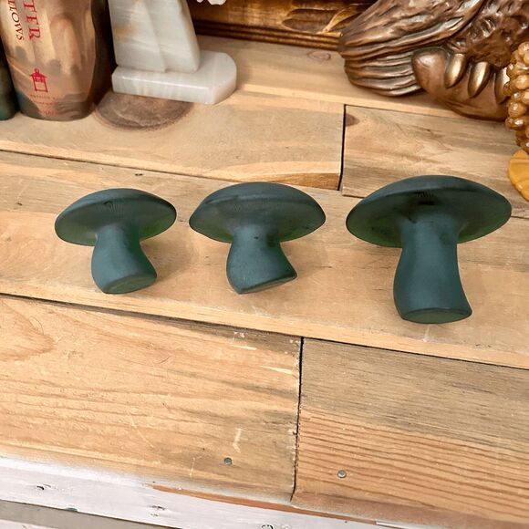 Viking Glass Mould Mosser Glass Solid Green Satin Glass Mushroom (Set of 3) - Picture 4 of 4